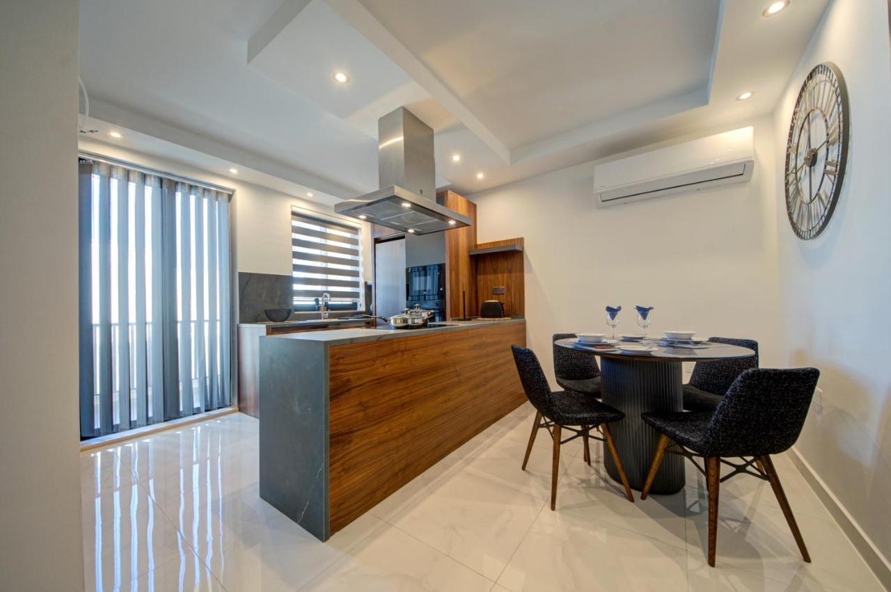 Central Apartments خليج سانت بول المظهر الخارجي الصورة