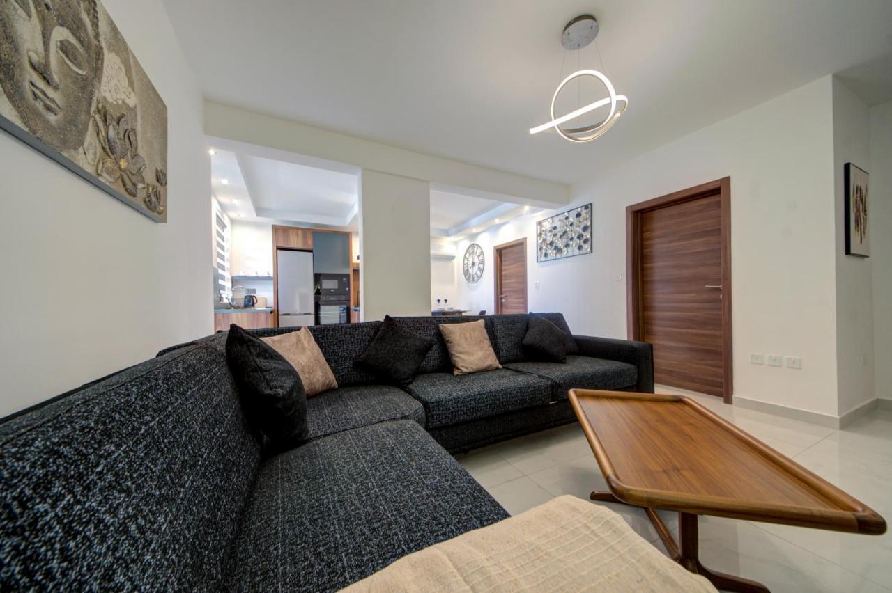Central Apartments خليج سانت بول المظهر الخارجي الصورة