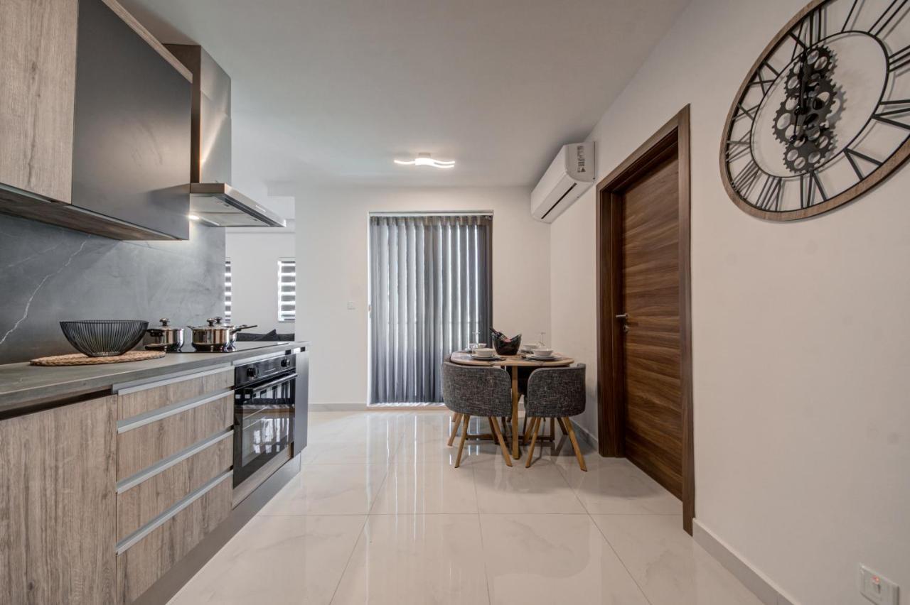 Central Apartments خليج سانت بول المظهر الخارجي الصورة