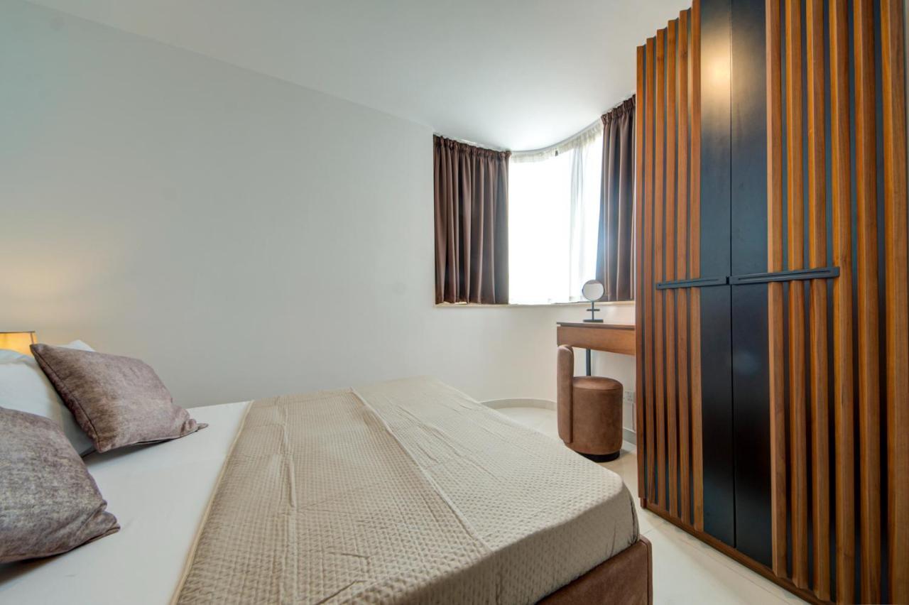 Central Apartments خليج سانت بول المظهر الخارجي الصورة