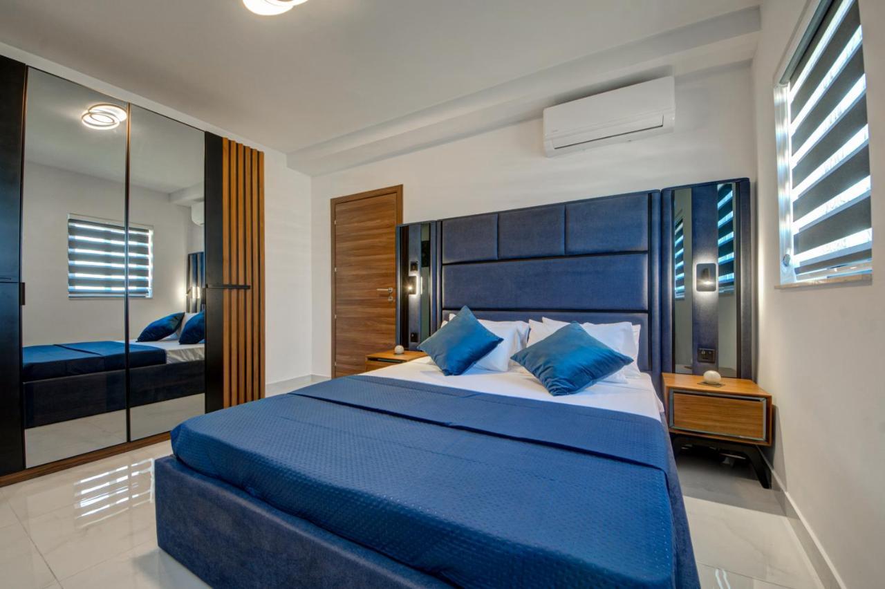 Central Apartments خليج سانت بول المظهر الخارجي الصورة