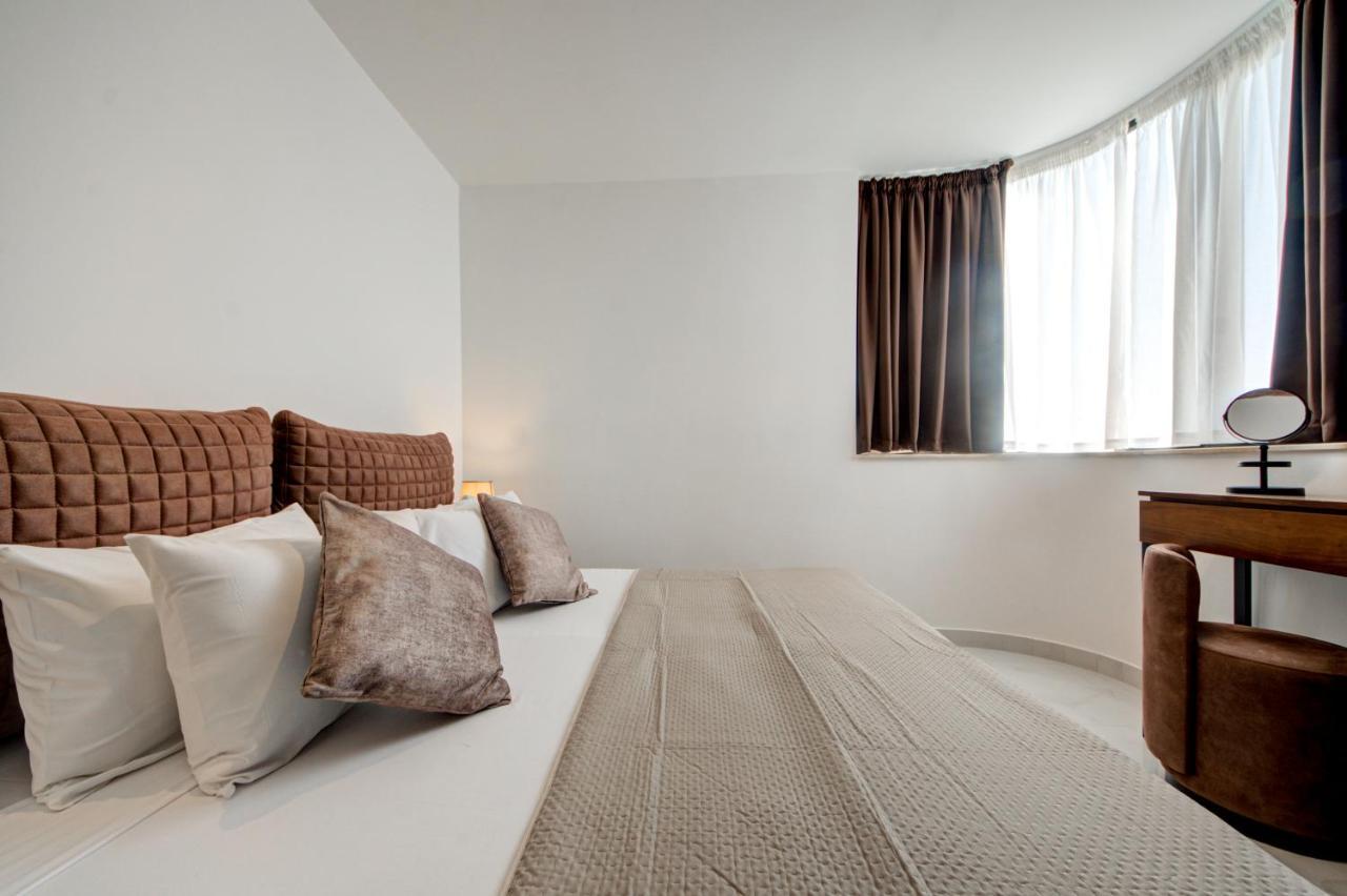 Central Apartments خليج سانت بول المظهر الخارجي الصورة