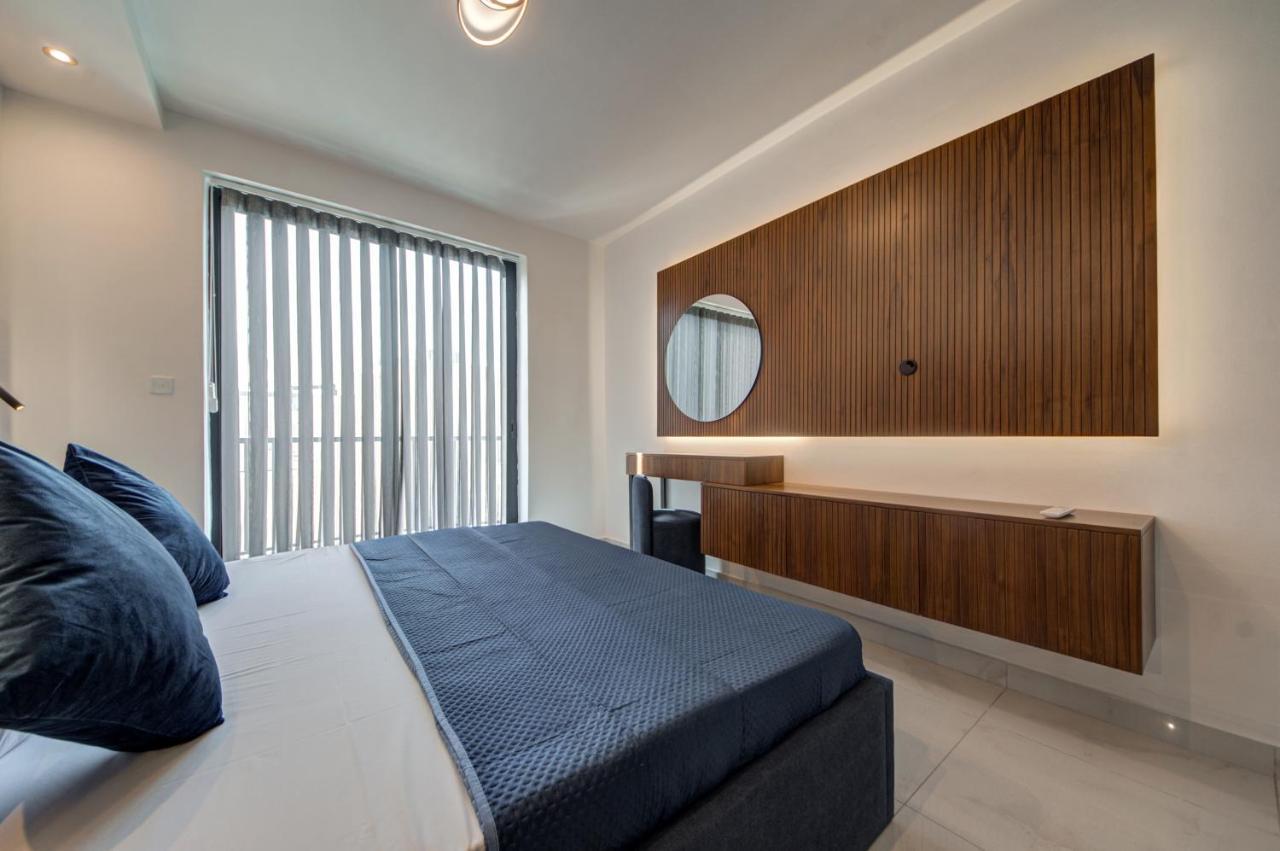Central Apartments خليج سانت بول المظهر الخارجي الصورة